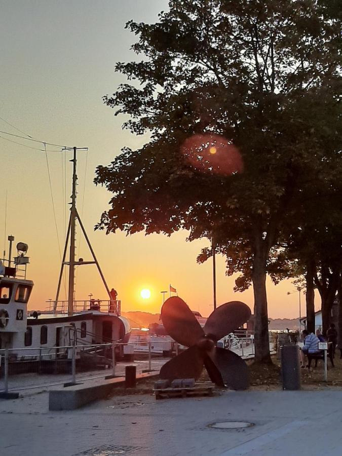 Penthouse Ferienwohnung Auszeit, Gerne Mit Hund, Wlan Inkl. Laboe Exteriör bild